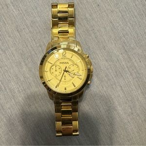 Men’s gold fossil watch. Great condition